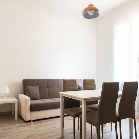 Silent Studio Flat Near University Apartamento